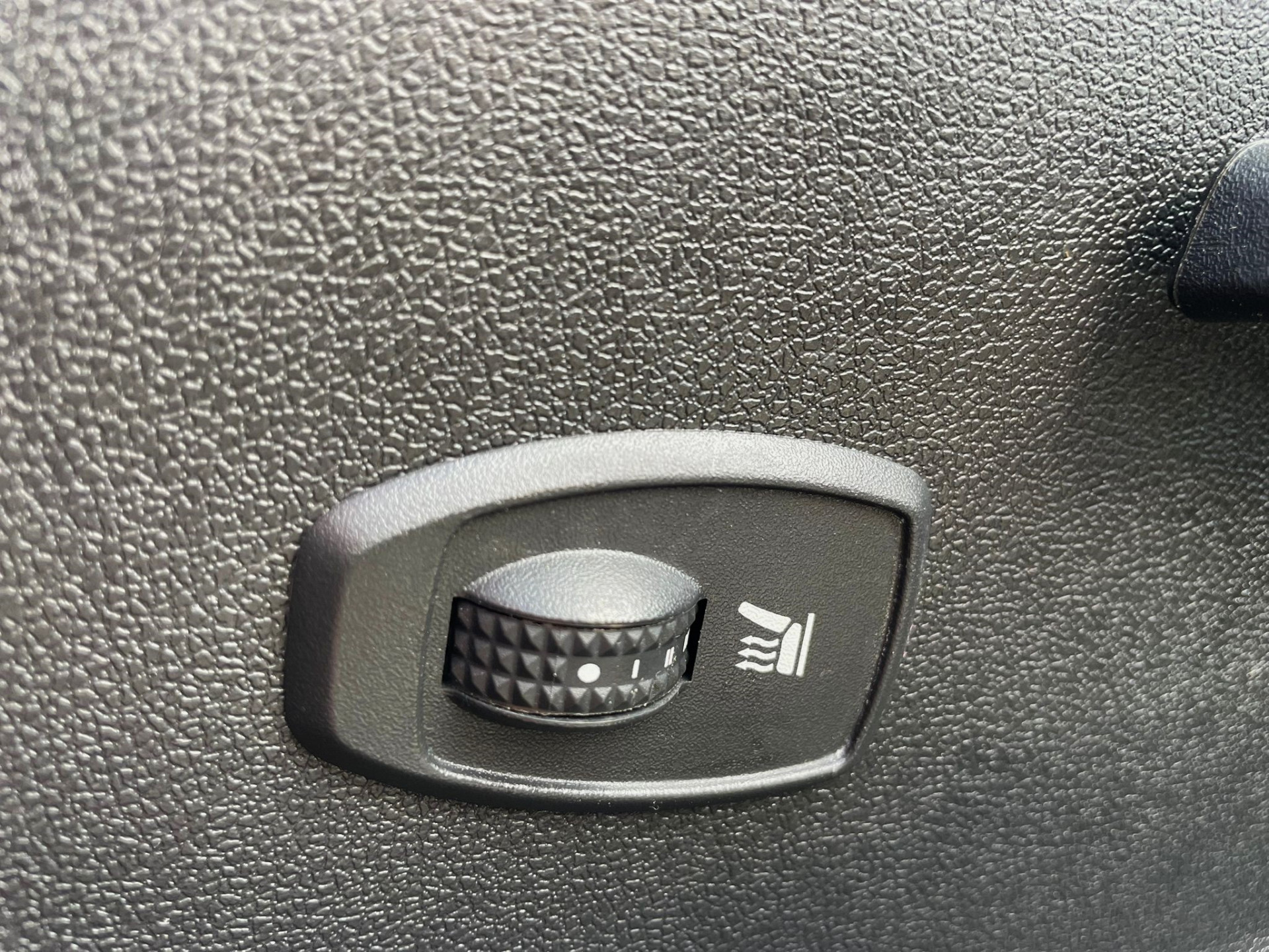 45311097-20.jpg